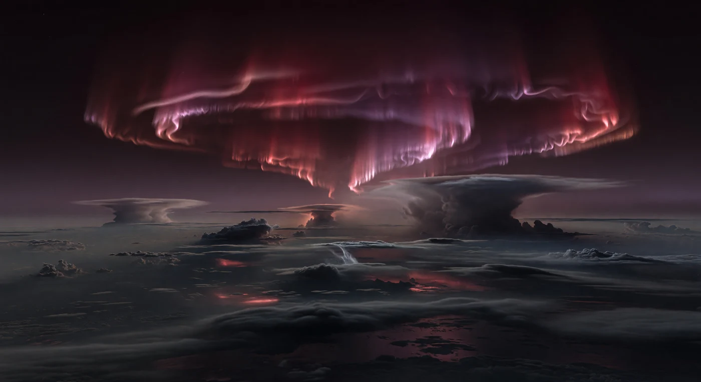 Boven een schijnbaar eindeloze, licht gebogen oceaan van houtskoolzwarte en blauwgrijze wolkentoppen hangt de poolnacht als een dichte koepel van pruimzwart waas, terwijl reusachtige aurorale gordijnen het hele hemelgewelf vullen met krimson, magenta en diep violet. Hun halfdoorzichtige sluiers en gevlochten bogen rimpelen door de waterstofrijke bovenatmosfeer, opgewekt door geladen deeltjes van de rode dwerg, en werpen een spookachtige rode gloed over methaanrijke condensaatslierten, dunne fotochemische nevels en verre aambeeldvormige stormtoppen die duizenden kilometers ver in de diepte verdwijnen. Er is nergens vaste grond te zien: alleen gelaagde damp, vallende virga en turbulente banden van wolken die de enorme verticale dikte van deze sub-Neptunus verraden, waar CO2 en methaan in de atmosfeer zijn aangetoond en waar eventueel een diepe mondiale oceaan nog ver onder het zicht verborgen ligt. Het tafereel voelt tegelijk sereen en overweldigend, alsof je zweeft onder een kosmische kroon van licht boven een donkere, levende atmosfeer zonder horizon van steen of land.