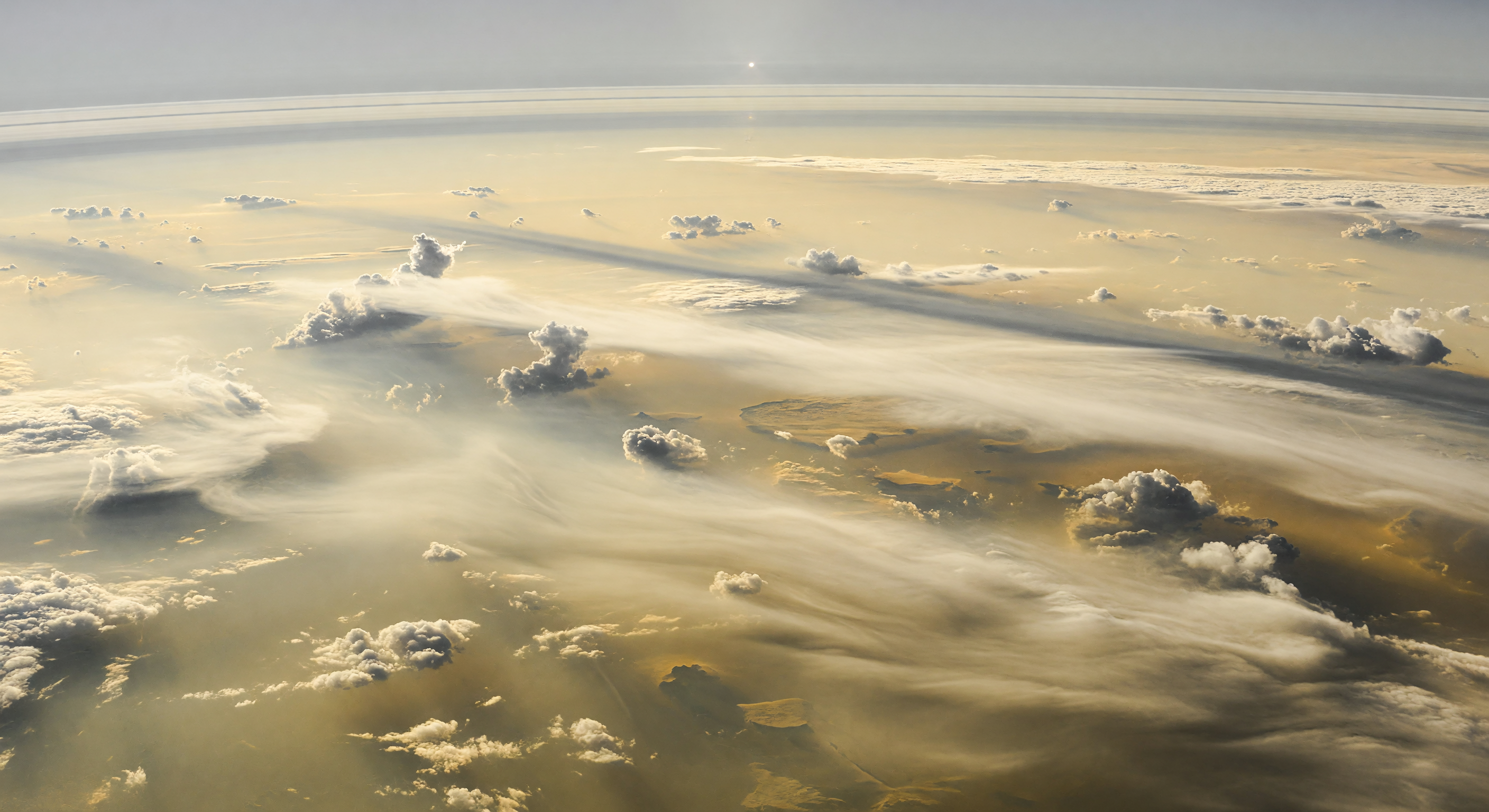 環の影の雲海